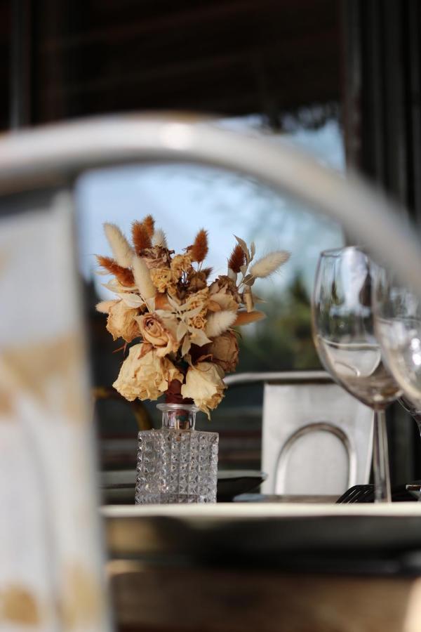 Lodges En Provence - Ecogites & Restaurant Insolites Richerenches Exterior photo